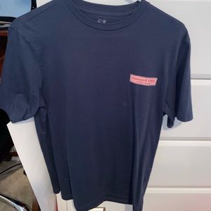 Great condition Men’s short sleeve. Size: X-Small